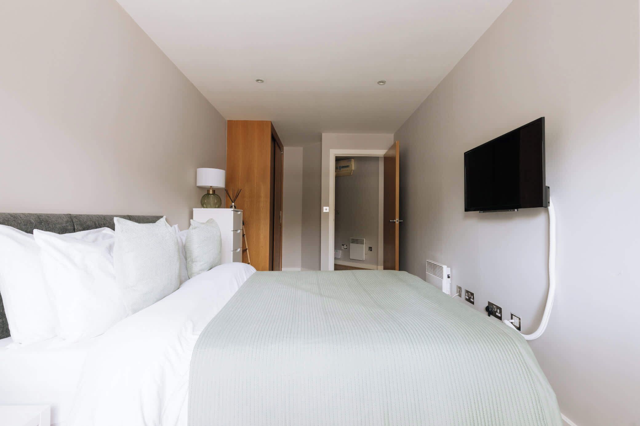 1 bedroom, iron/ironing board, Internet, bed sheets