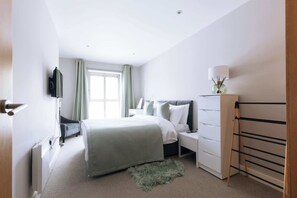 1 bedroom, iron/ironing board, internet, bed sheets