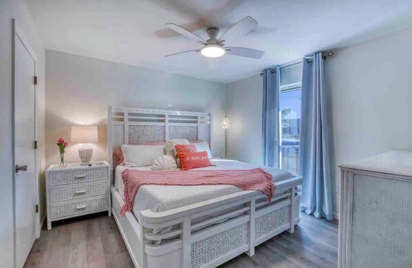 3 bedrooms, desk, iron/ironing board, travel crib