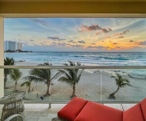 المنطقة المحيطة بالمنشأة