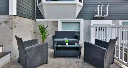 Sleek Somerville Apartment near Encore!