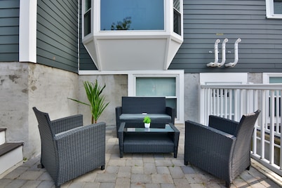 Sleek Somerville Apartment near Encore!