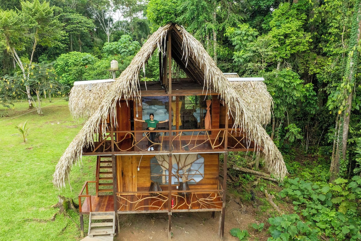 1 bedroom, individually decorated, desk, laptop workspace