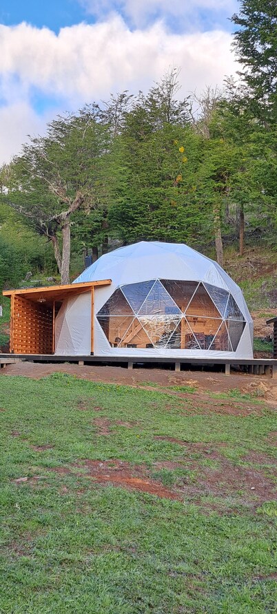 Domo El Pescador Coyhaiqu, para 5 personas, cuenta con tinaja de pago adicional