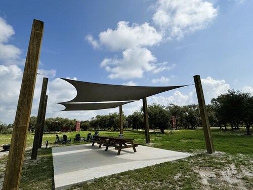 Redfish Container Home - Fish Camp Rockport