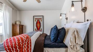 3 bedrooms, desk, iron/ironing board, free WiFi