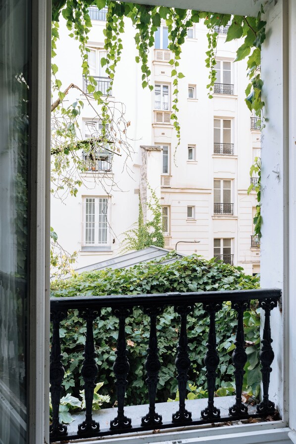 Interior - Alluring 1BD Apartment 5 min to the Eiffel Tower! (Paris)