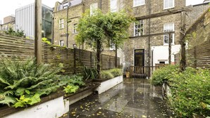 Apartment | Exterior - Stylish Kings Cross Apartment With Garden Retreat (London)