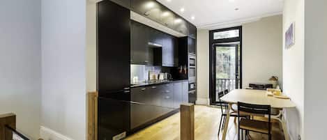 Departamento | Cocina privada | Congelador y comedor