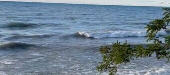 Private Pickleball Court* Hot Tub*Steps from Beach