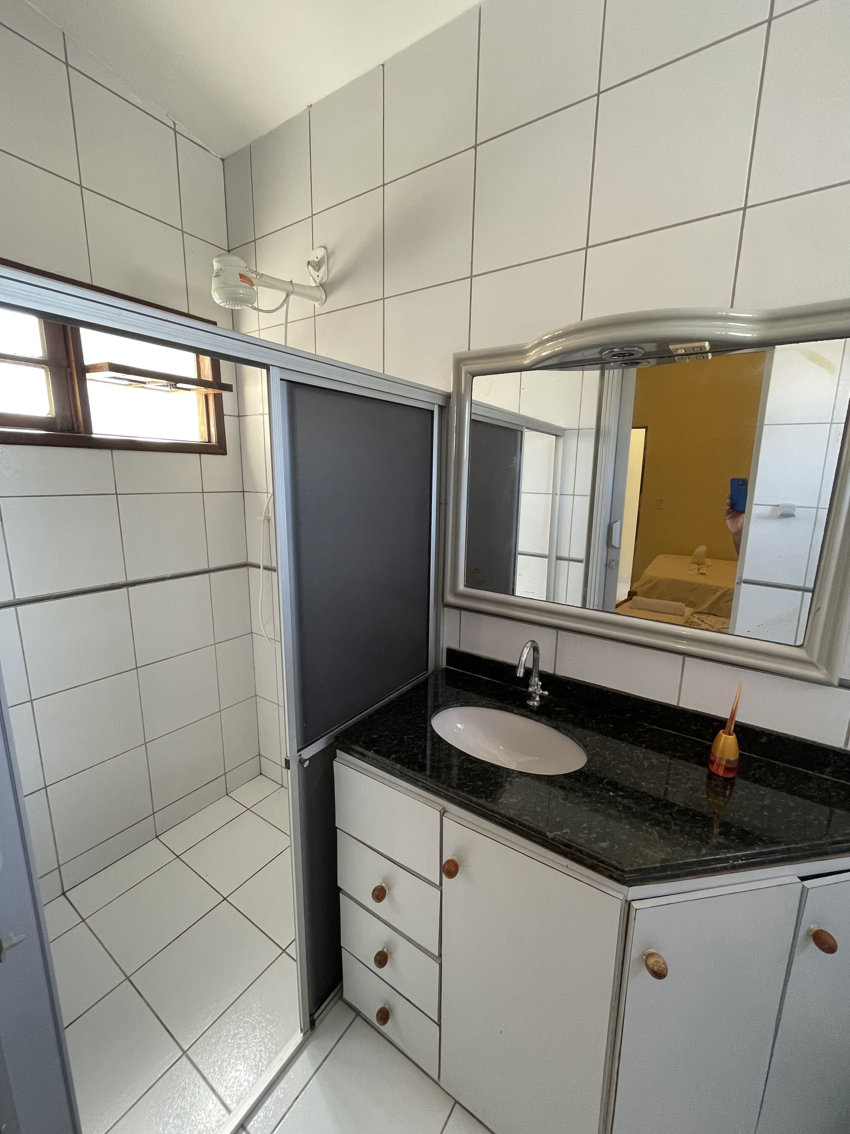 Kamar Triple Klasik | Kamar mandi | Perlengkapan mandi gratis dan pengering rambut