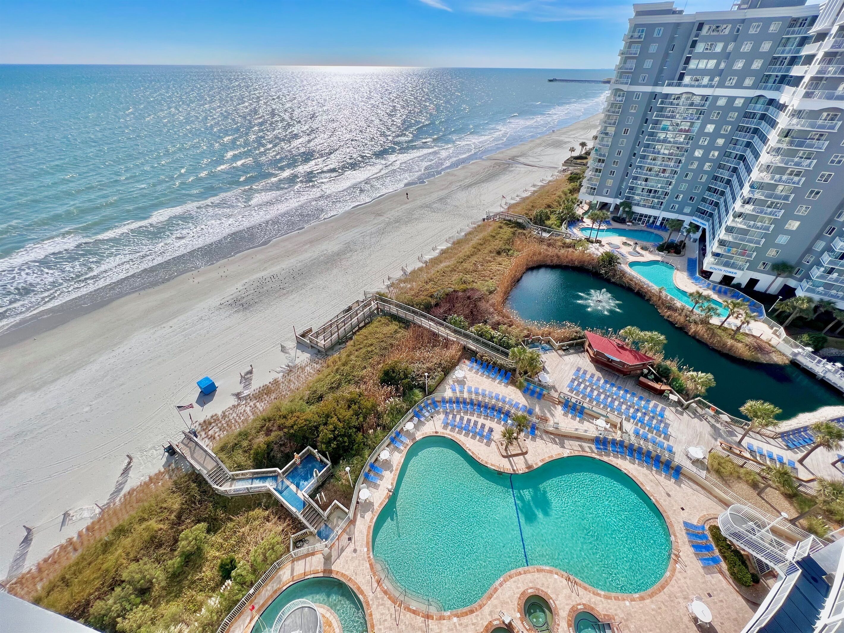 Alberca techada y alberca climatizada