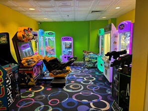 Games room - Oceanfront | Balcony | Family Memories (Myrtle Beach)