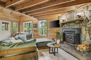 Una Smart TV, una chimenea