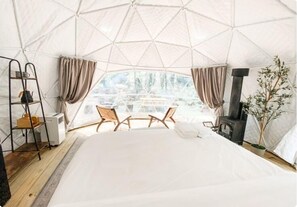 Premium-telt - 1 kingsize-seng - boblebad | 1 soveværelse, gratis Wi-Fi, sengetøj