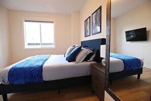 3 Schlafzimmer, Schreibtisch, Bügeleisen/Bügelbrett, Reisekinderbett