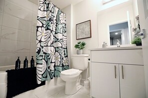 ヘアドライヤー、タオル