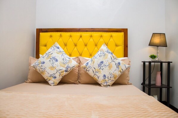 1 bedroom, iron/ironing board, bed sheets