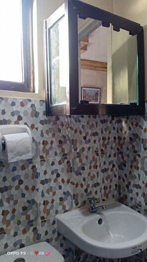 Douche, serviettes fournies