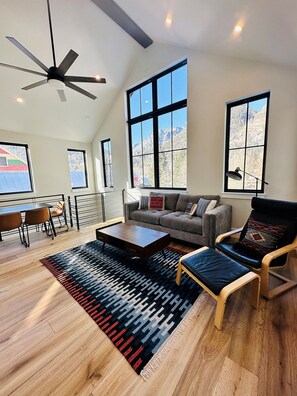 Smart TV, books - New Luxury Home in the Heart of Ouray, Walk Main St, Breathtaking Views, AC (Ouray)