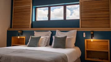 Habitación estándar con 1 cama matrimonial o 2 individuales | Muebles diferentes, escritorio y ropa de cama