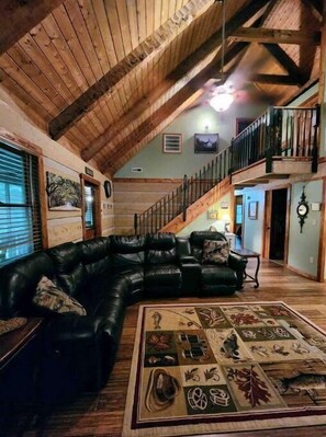 Interior - Smoky Mtn National Park Cabin (Cosby)