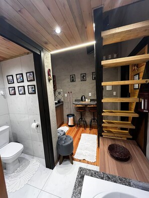 Design Chalet, Jetted Tub | Bathroom