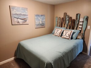 3 bedrooms, desk, iron/ironing board, free WiFi