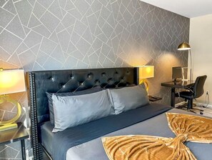 2 bedrooms, iron/ironing board, WiFi, bed sheets - Luxury 2Bd 2Bth, King Beds, Fast Wi-Fi, Pool, Gym (Belmont)