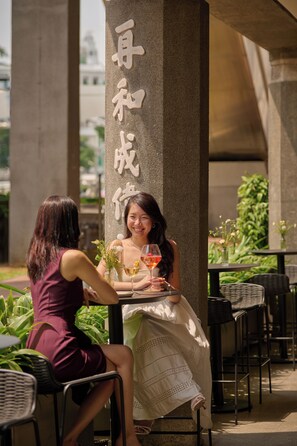 Breakfast, lunch, dinner and brunch served - 21 Carpenter, Singapore, a Member of Design Hotels (Singapore)