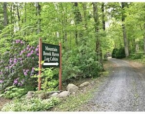 Property grounds - Creek Cabin Near Downtown Gburg (Cosby)