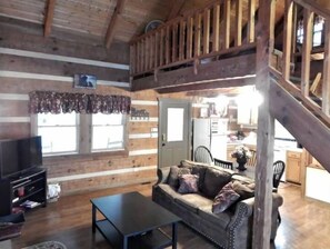 Smart TV, fireplace - Creek Cabin Near Downtown Gburg (Cosby)