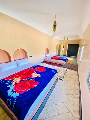 Family Room, 1 Bedroom, Mountain View | Blackout drapes, iron/ironing board, WiFi - Gite D’étape Tamaloutte (Ighil N'Oumgoun)