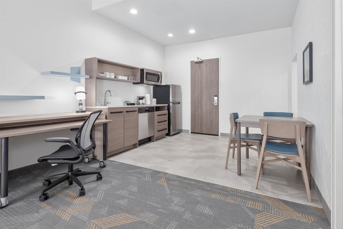 Suite, 1 habitación | Wifi gratis y ropa de cama