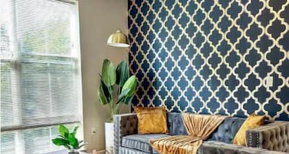 Luxe 2Bd 2Bth, King Beds, Fast Wi-Fi, Pool, Gym