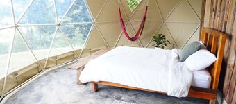 Unplug & unwind in our cozy eco dome. Wake up to breathtaking mountain views.