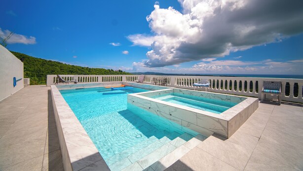 Pool - Island Castle Rentals - Saltwater Pool & Hot Tub- Lovely 3 Bedrooms  (Frederiksted)
