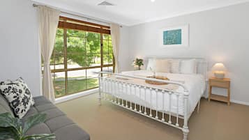 4 chambres, fer et planche à repasser, lit parapluie, Wi-Fi