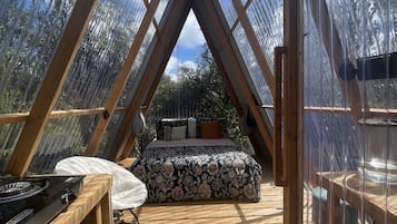 1 bedroom, bed sheets
