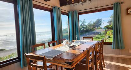 Ocean Front 5 BR Home! Yachats, Walk to Everything! Dog Friendly!