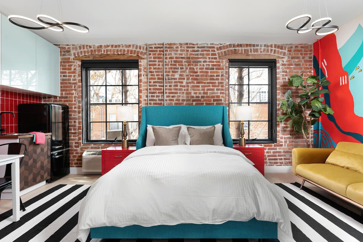 Tracy Weil Art Suite 202 | 1 quarto, Wi-Fi de cortesia