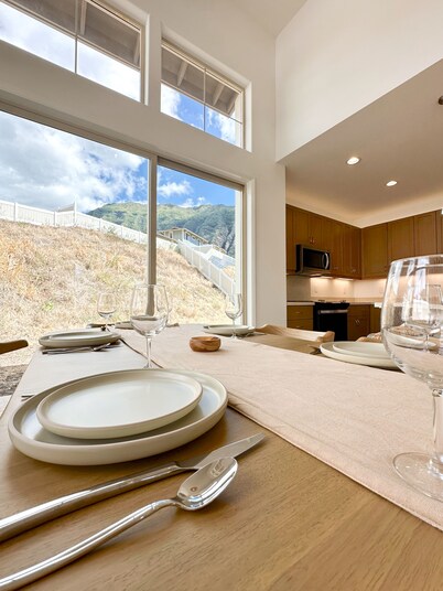 Support LOCAL: NEW! Makaha Valley Home