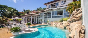 Maravilhosa Mansão em Frente à Praia