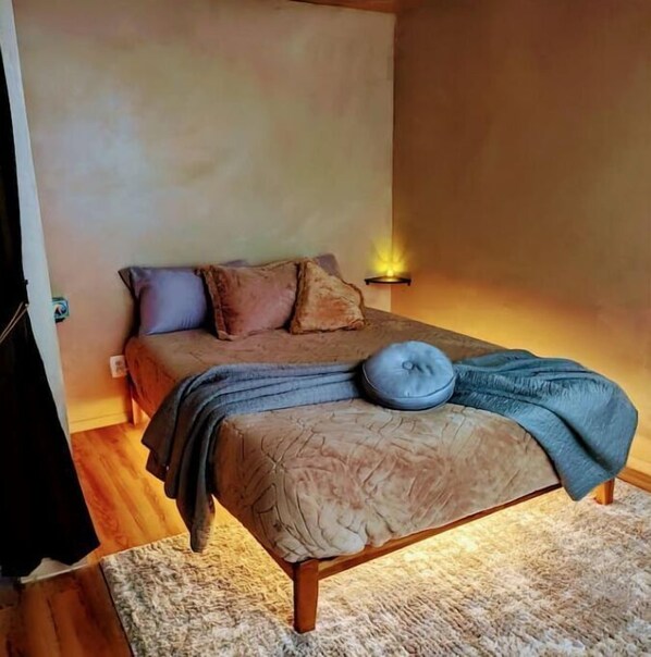 2 bedrooms - 2 Bed Country Apartment, Central Santa Fe Location (Santa Fe)