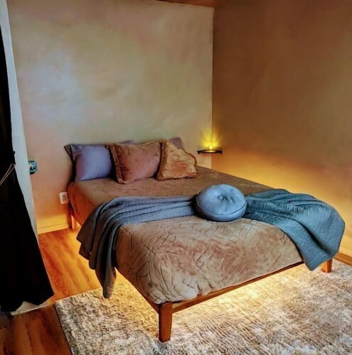 2 Bed Country Apartment, Central Santa Fe Location