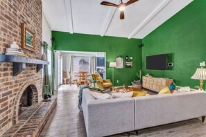 TV, fireplace