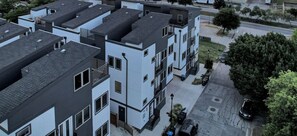 Exterior - Private Rooftop Patio+ Luxury 4 Story Home in FW (Fort Worth)