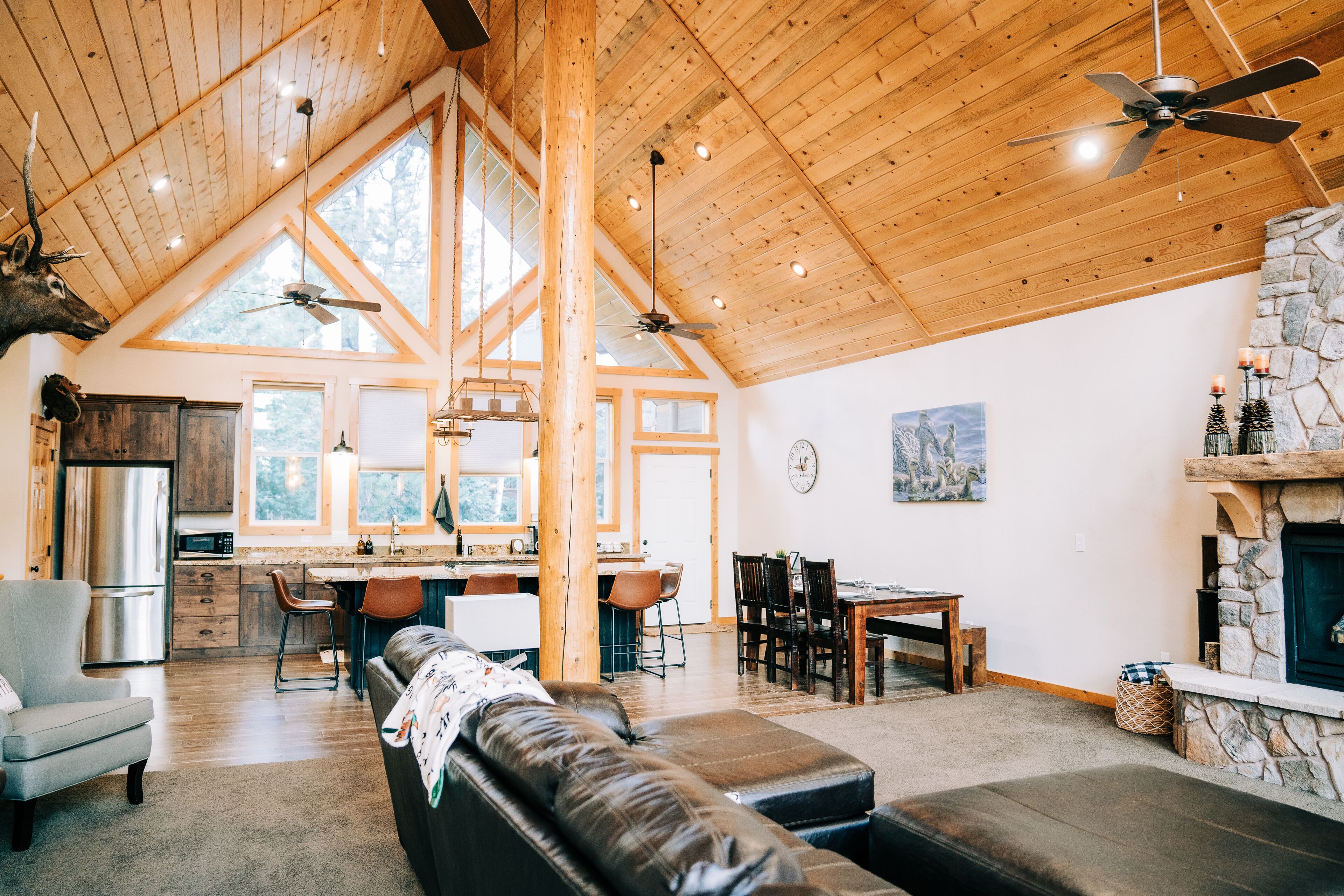 NEW! The Quack Shack Family Cabin w/ Fire Pit. Near Bryce/Zion/Brian Head