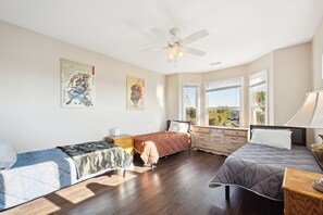 3 Schlafzimmer, Bügeleisen/Bügelbrett, WLAN, Bettwäsche