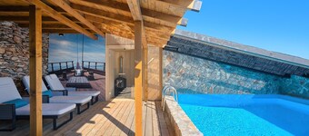 Villa New Horizons with Pool IV